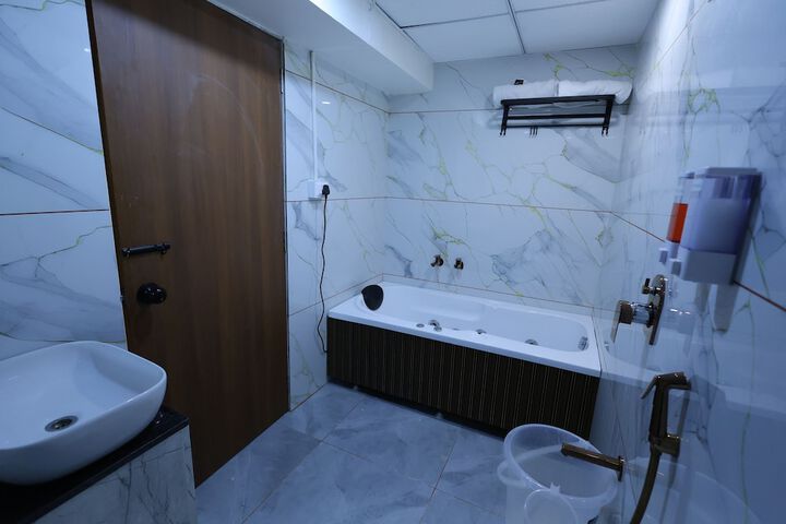Room 52 of 62
