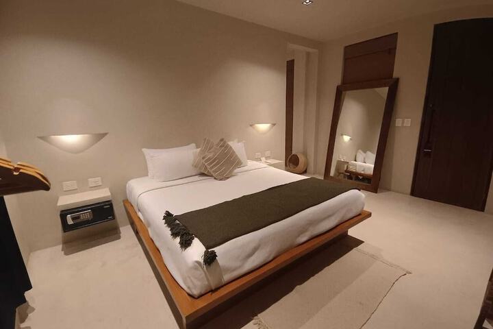 Room 10 of 79