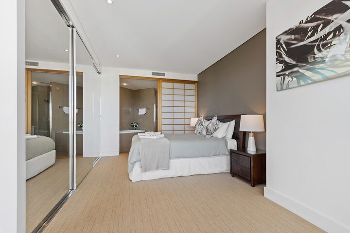 Room 28 of 319