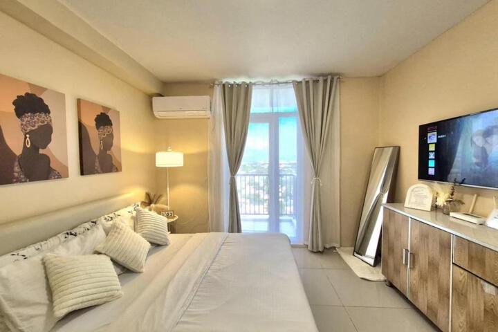 Snuggle in Bed near Mactan Airport