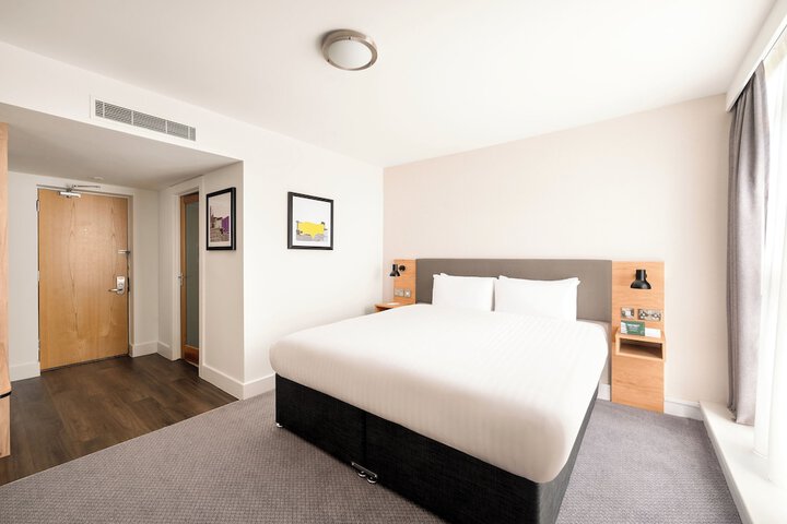 Room 38 of 130