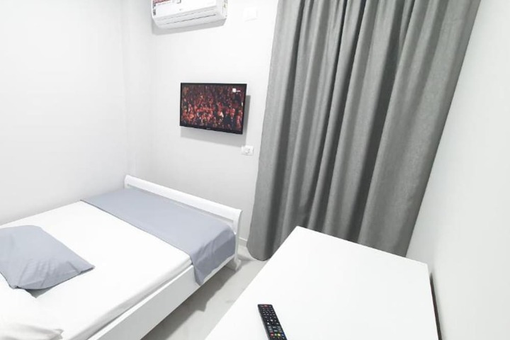 Room 9 of 49