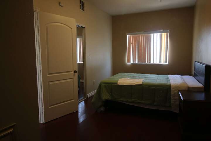 Quiet and Comfortable Townhouse in Van Nuys, CA