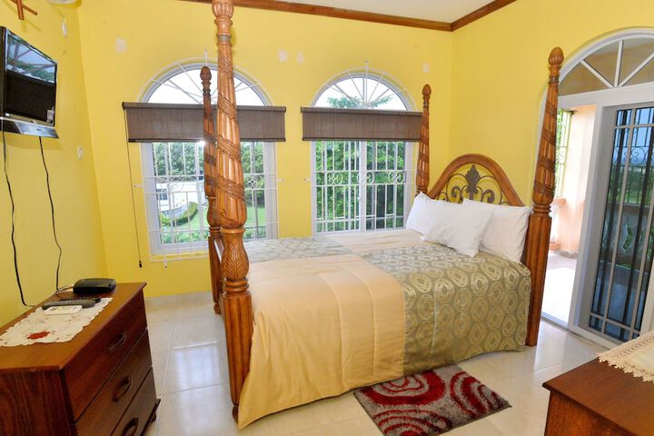 Room 4 of 42