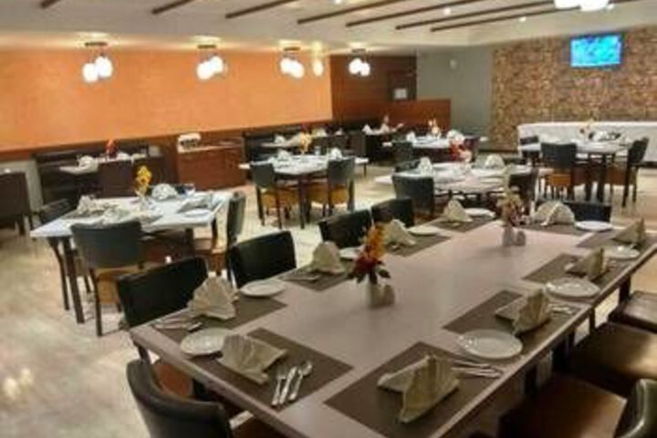 Dining 8 of 8