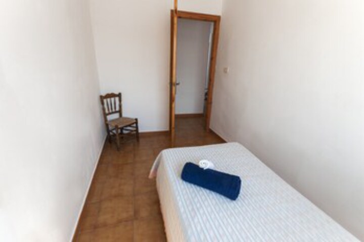 Room 27 of 30