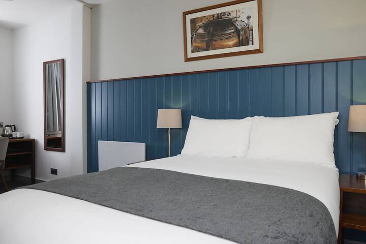 Room 2 of 35