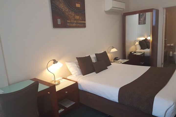 Room 11 of 47