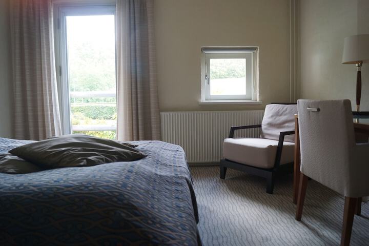 Room 10 of 49