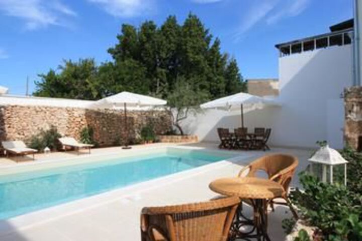 Luxury Courtyard