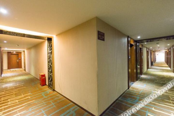 Hotel Interior 9 of 30