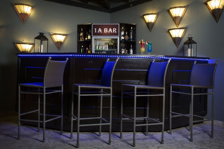 Lounge 112 of 125