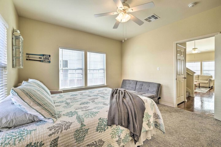 Walk to Lake: Family Gem w / Pool Access in Afton