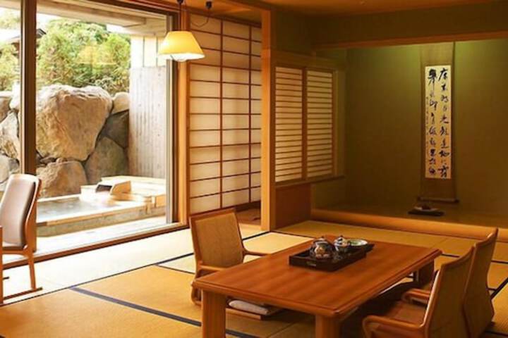 Room 15 of 53