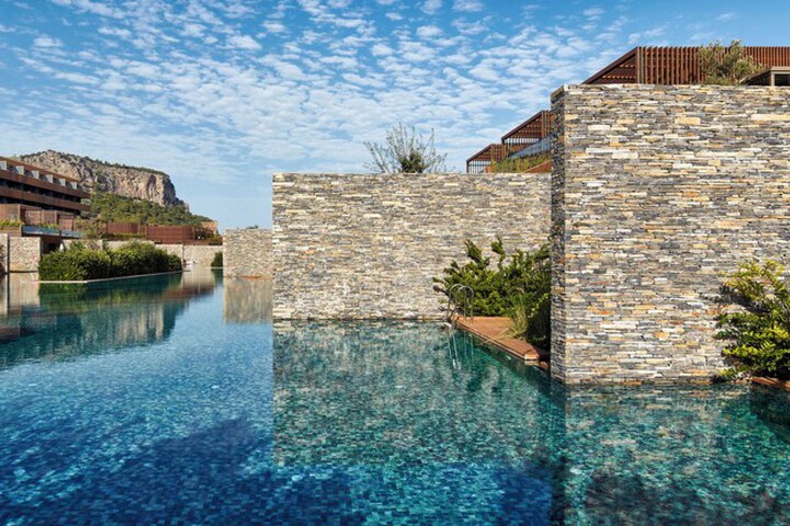 Pool 134 of 317