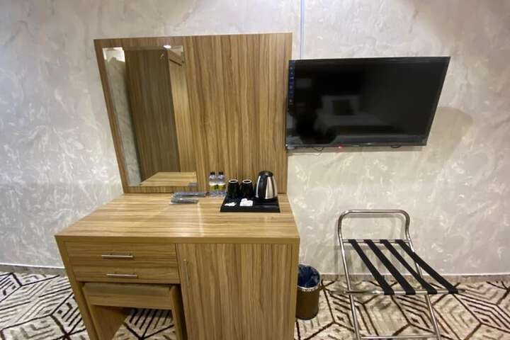 Hotel 4 of 5