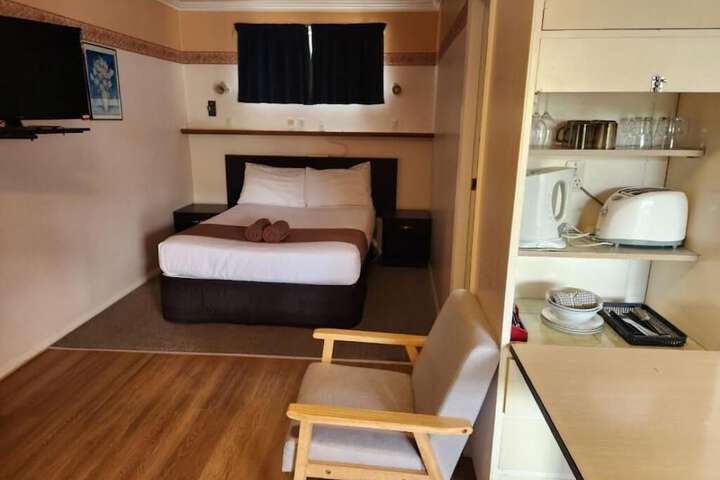 Room 15 of 34