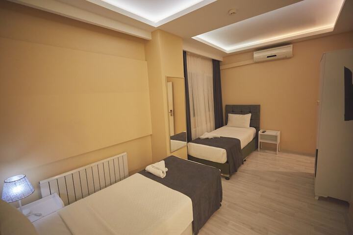 Room 43 of 117