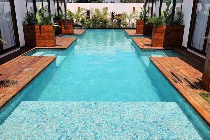 Pool 10 of 22