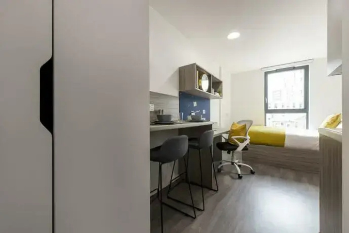Room 3 of 40