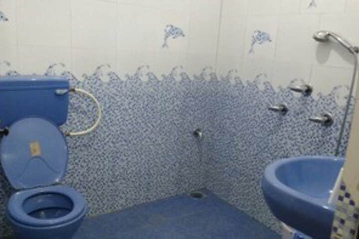 Room 2 of 6