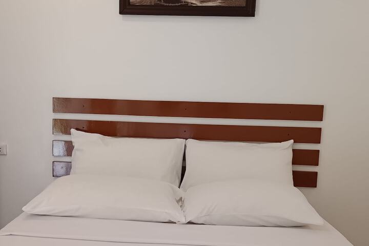 Room 28 of 49