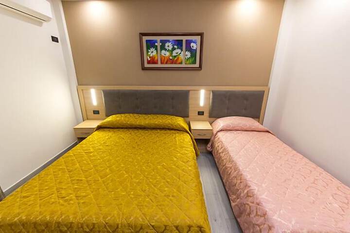 Room 12 of 50
