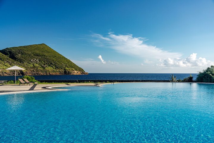 Hotel with Pool