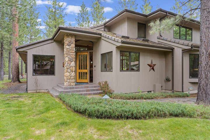 Glaze Meadow 376 3 Bedroom Home by RedAwning