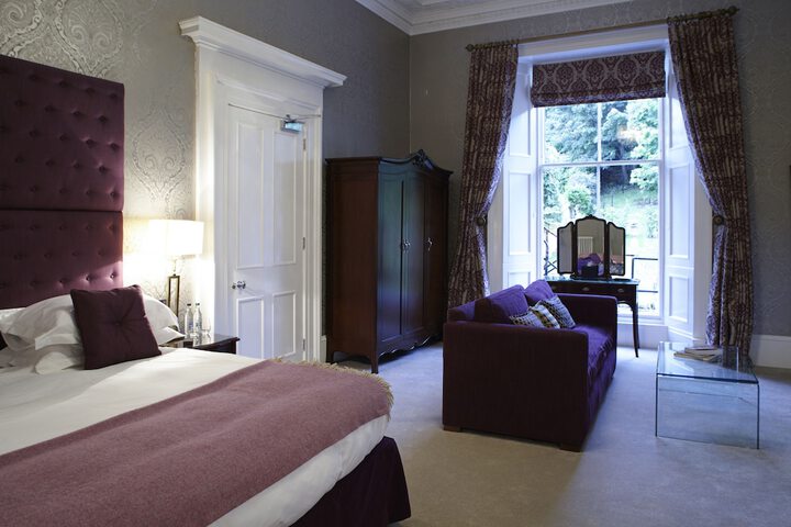 Room 4 of 61
