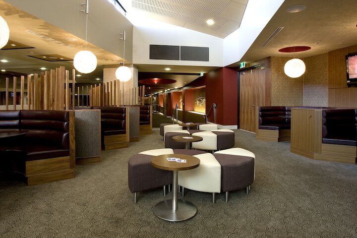 Lounge 64 of 84