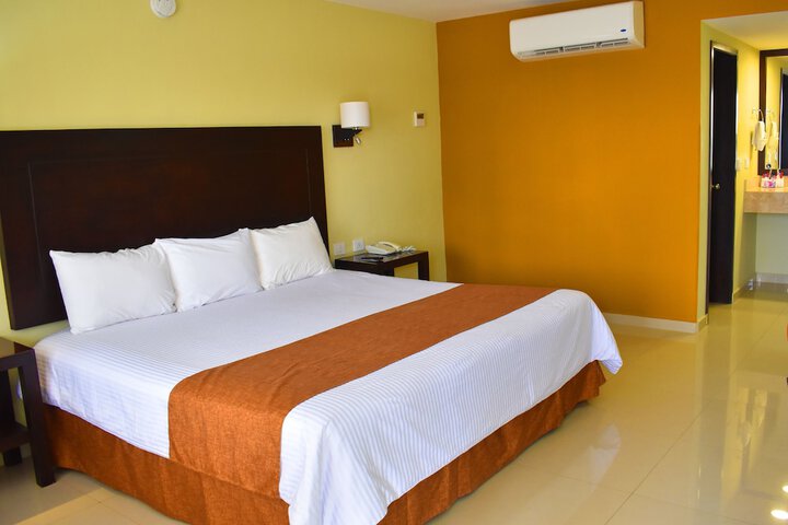 Room 8 of 36