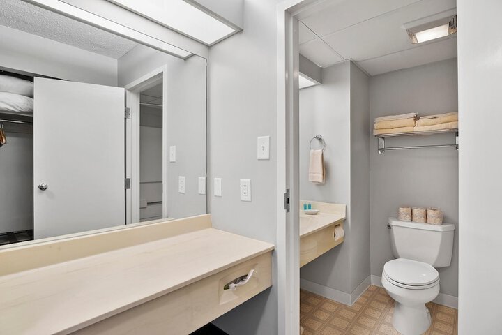 Room 11 of 22
