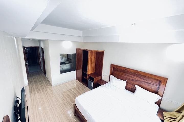 Room 12 of 38
