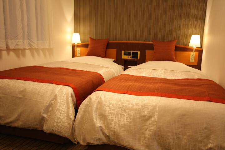 Room 7 of 34
