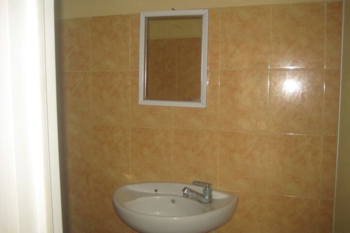Room 15 of 17