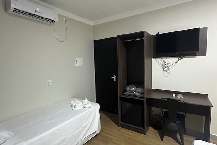 Room 8 of 15