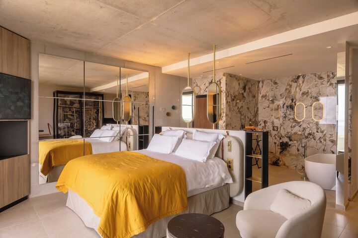 Room 9 of 35