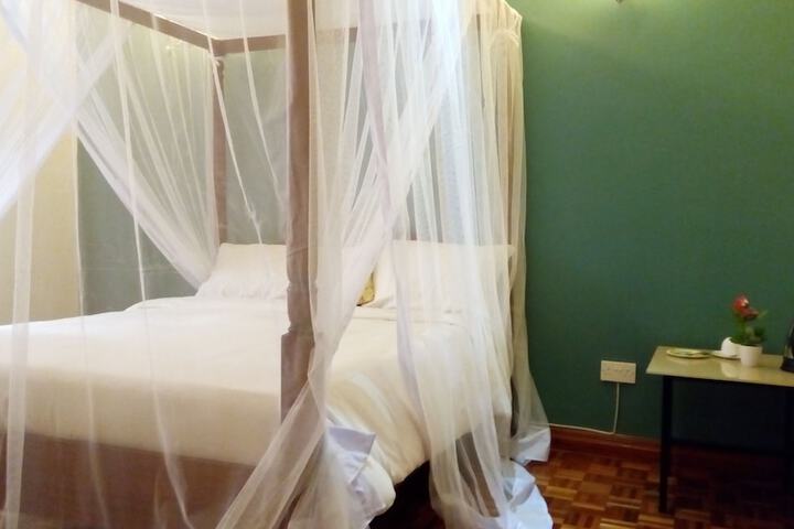 Room 5 of 23