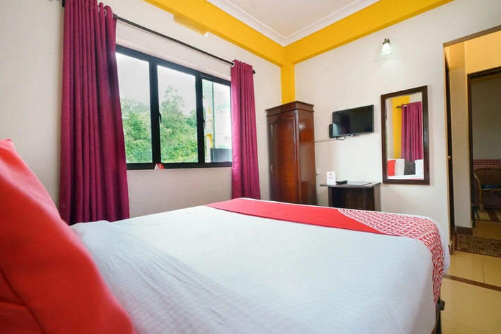 Room 2 of 9