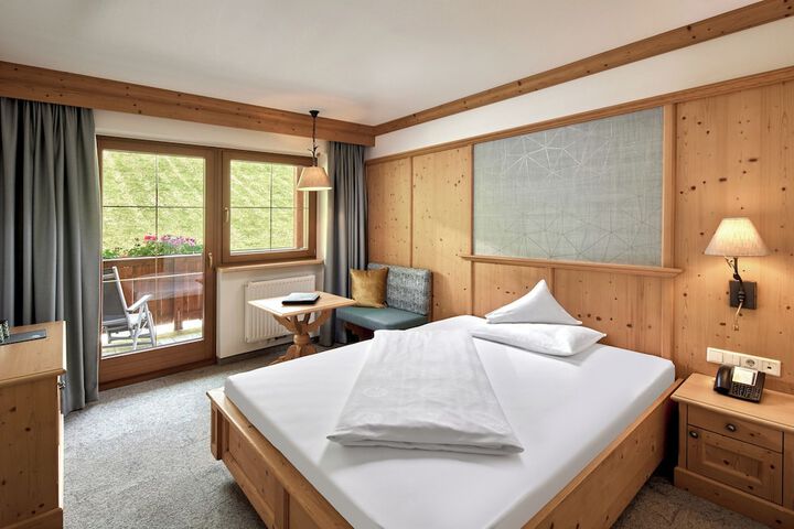 Room 12 of 65