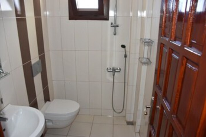 Room 2 of 17