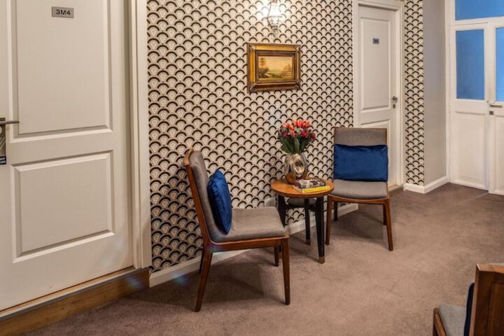 Room 61 of 106