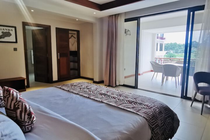 Room 5 of 73