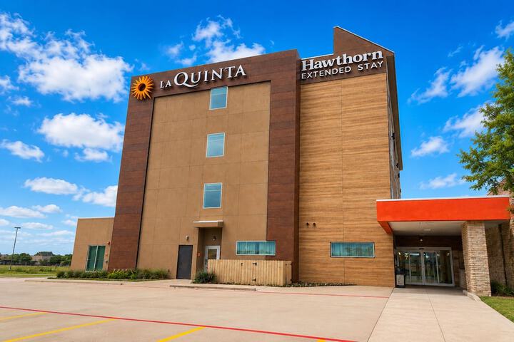 Exterior of La Quinta Inn & Suites by Wyndham Corpus Christi I-37 Nw