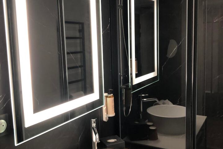 Room 51 of 117