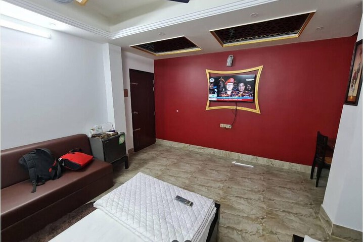 Room 4 of 22
