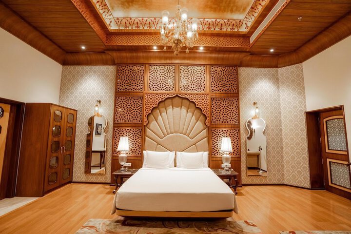 Room 23 of 104