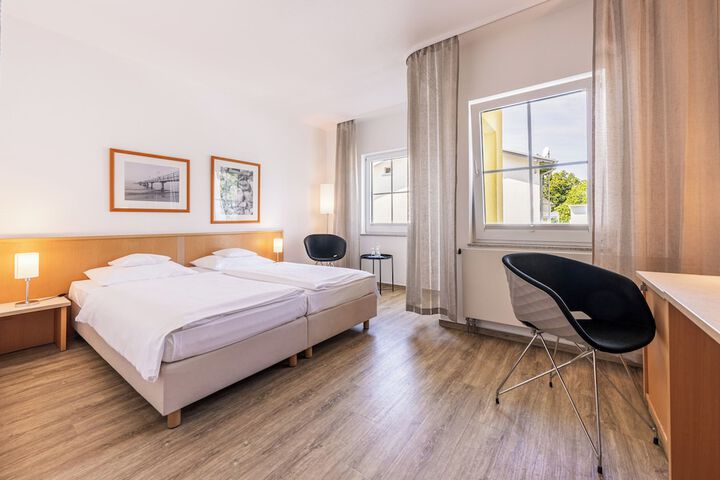 Room 14 of 86