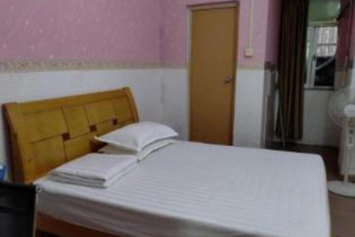 Room 4 of 5